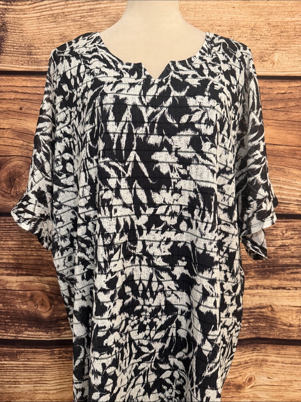 CJ Banks Black & White Abstract Notch Tunic